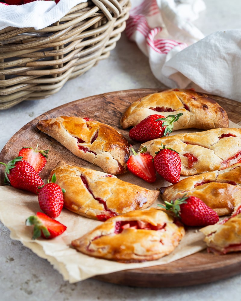 Chaussons pomme-fraise au miel : recette facile et rapide pour un goûter gourmand