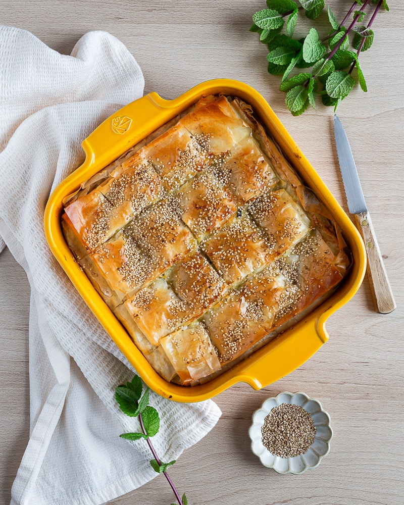La seskoulopita, un feuilleté grec aux blettes, menthe et feta ! Tout ce qu'il vous faut pour apprécier ce beau légume !
