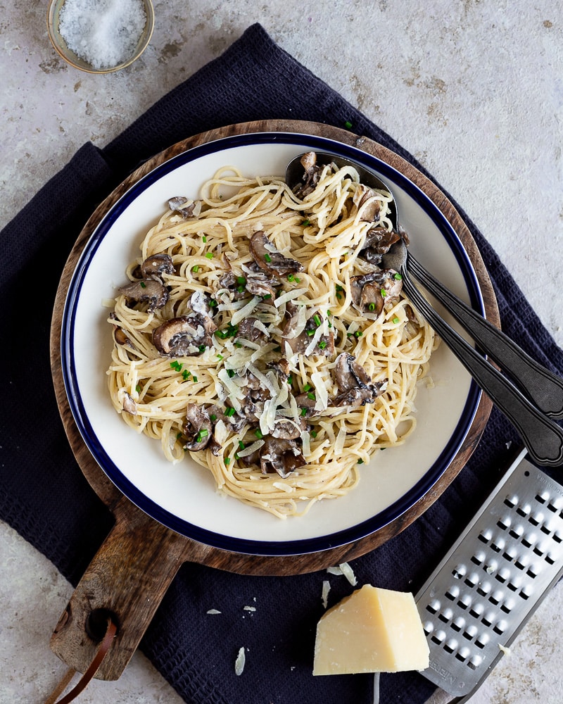 Pâtes aux champignons et à l’ail express : recette rapide et facile