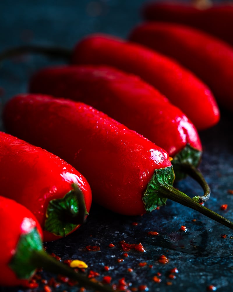 Ce n’est pas juste dans votre tête : le piment rend heureux. On vous explique comment (et pourquoi vous n’arrivez plus à vous en passer).