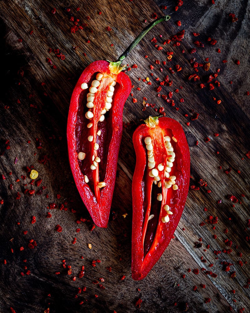 Ce n’est pas juste dans votre tête : le piment rend heureux. On vous explique comment (et pourquoi vous n’arrivez plus à vous en passer).