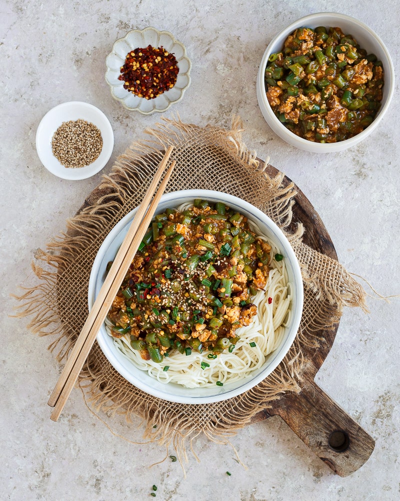Tofu au gochujang et haricots verts : recette rapide qui claque
