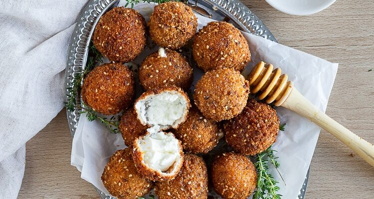 Croquettes chèvre frais et miel pour un apéritif croustillant et express