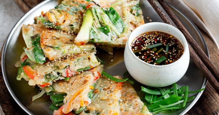 Pancakes aux légumes d’été façon coréenne : recette vegan express