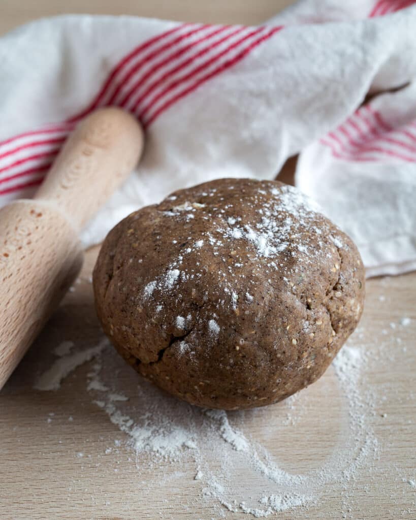 Pâte brisée au sarrasin sans gluten : une recette express, savoureuse et facile à réaliser, parfaite pour vos quiches et tartes salées.