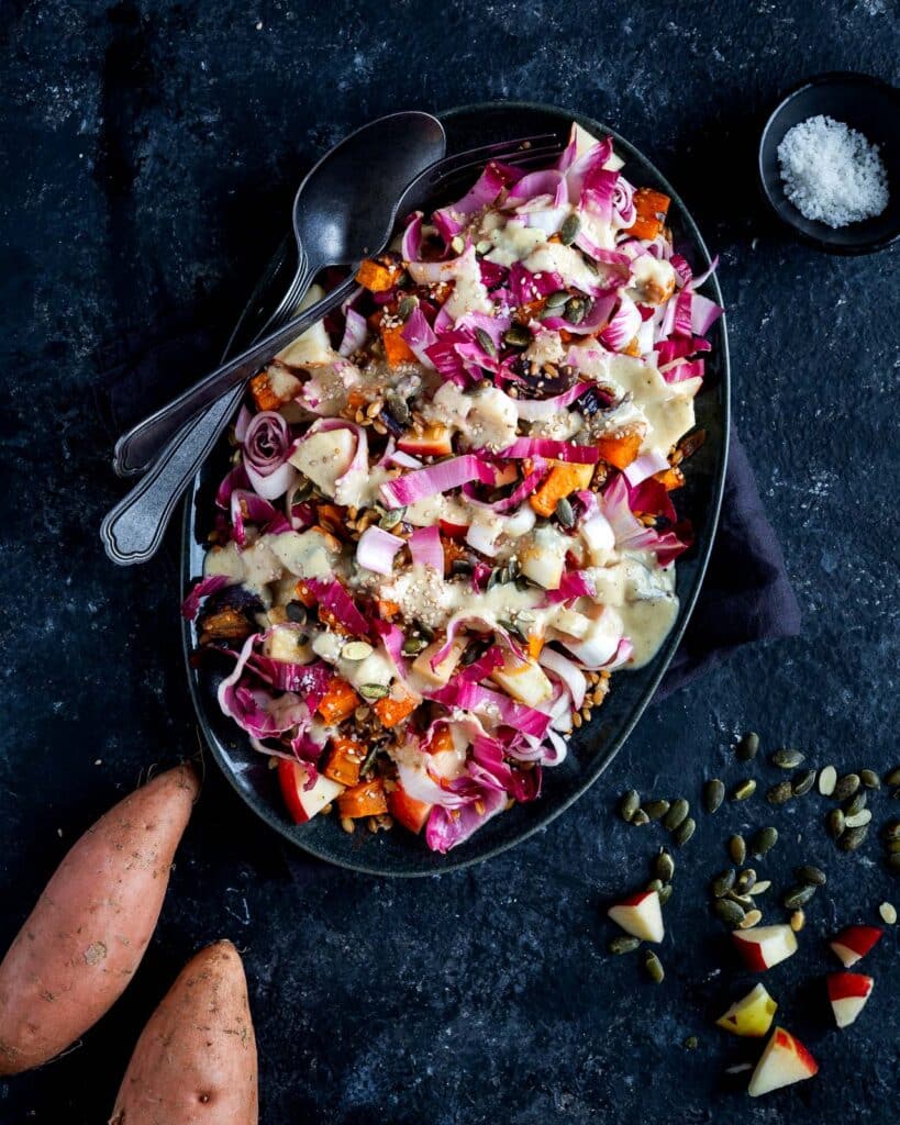 Salade d’automne : endives, patate douce rôtie et petit épeautre, une idée sucrée-salée, facile à préparer et parfaite en meal prep !