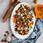Salade de potimarron, betterave et lentilles : un plat d’automne coloré et complet, relevé d’une vinaigrette au miel et à la levure maltée.