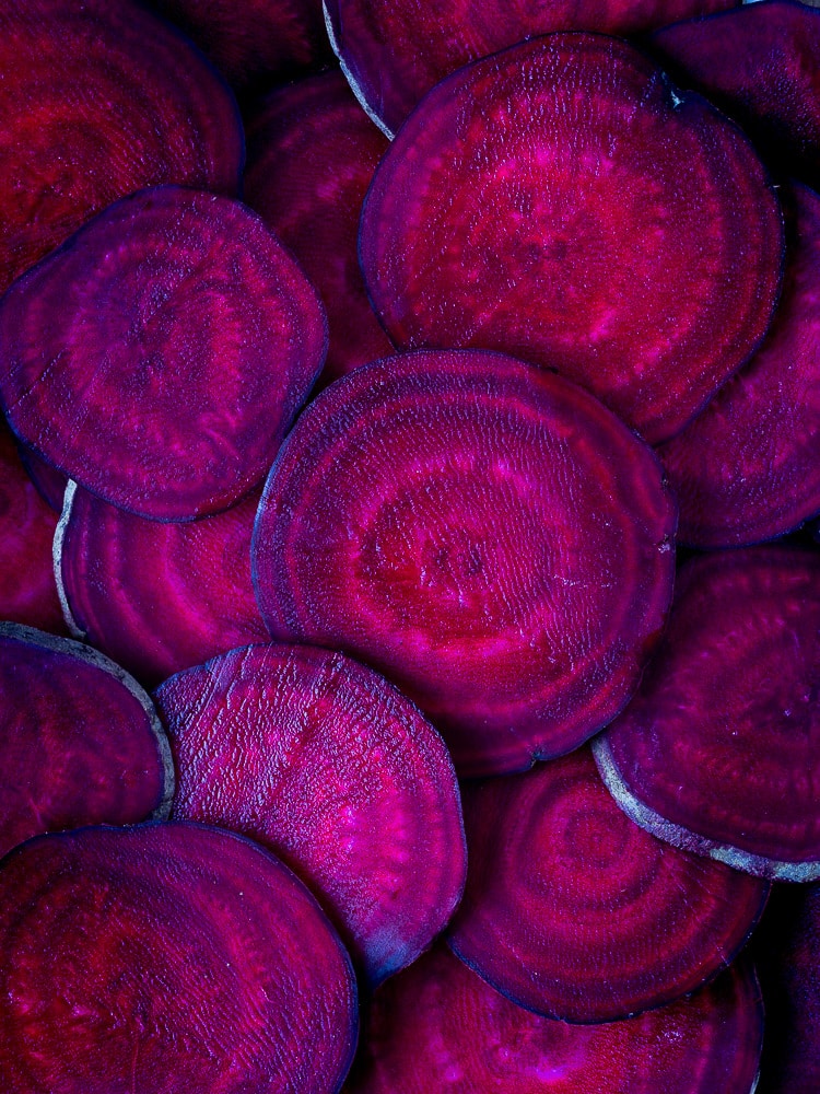 Découvrez notre ragoût de lentilles à la betterave : un plat végétarien, rustique et savoureux, parfait pour un repas simple, sain et coloré.