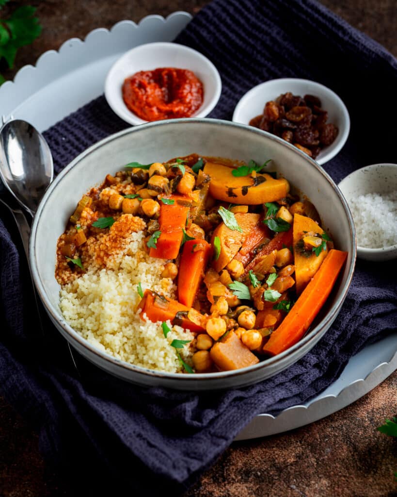 Un plat complet et économique aux légumes d’hiver, inspiré du couscous amazigh. Rapide, pratique et parfait pour les repas de la semaine.