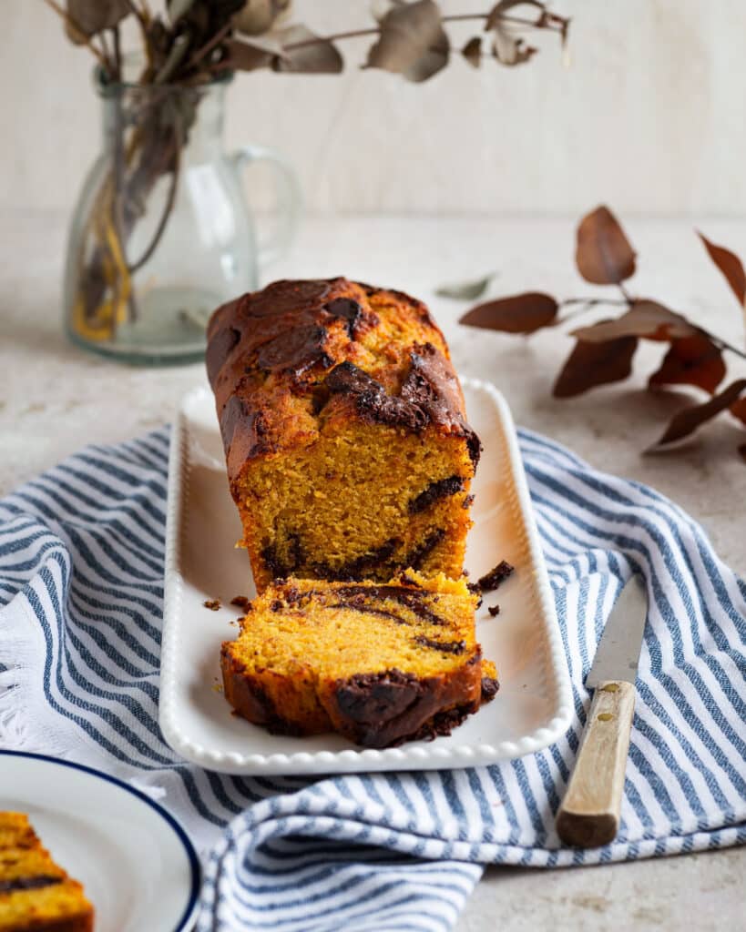 Découvrez notre cake potimarron chocolat : une recette facile, ultra moelleuse et pleine de douceur automnale. Parfait pour le goûter ou le brunch.