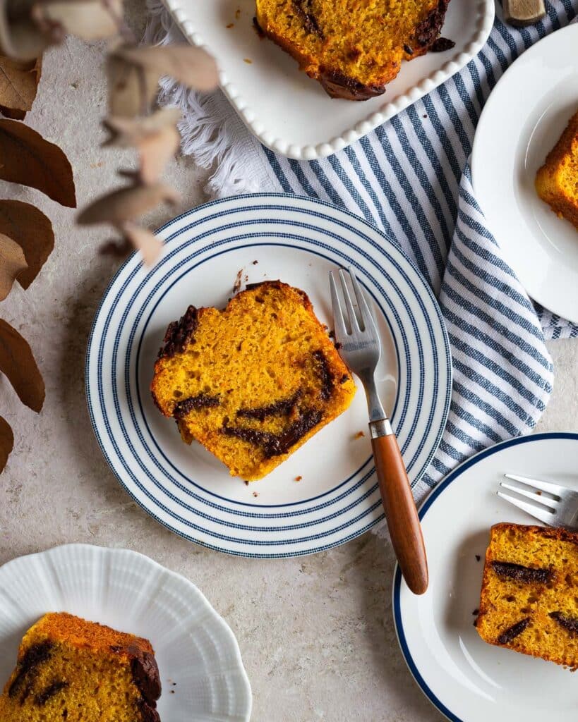 Découvrez notre cake potimarron chocolat : une recette facile, ultra moelleuse et pleine de douceur automnale. Parfait pour le goûter ou le brunch.