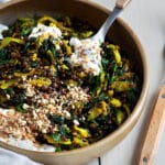 Découvrez les Lentilles aux épinards, sauce yaourt, un plat complet, rapide et parfumé. Idéal pour les soirs pressés ou les lunch box équilibrées.