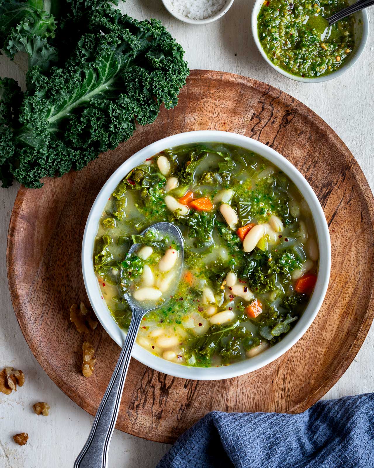 Soupe crémeuse aux haricots blancs et kale