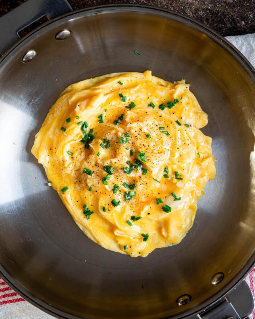 Comment réussir des pommes de terre sautées à l’inox sans qu’elles accrochent : méthode simple pour une cuisson dorée et croustillante.